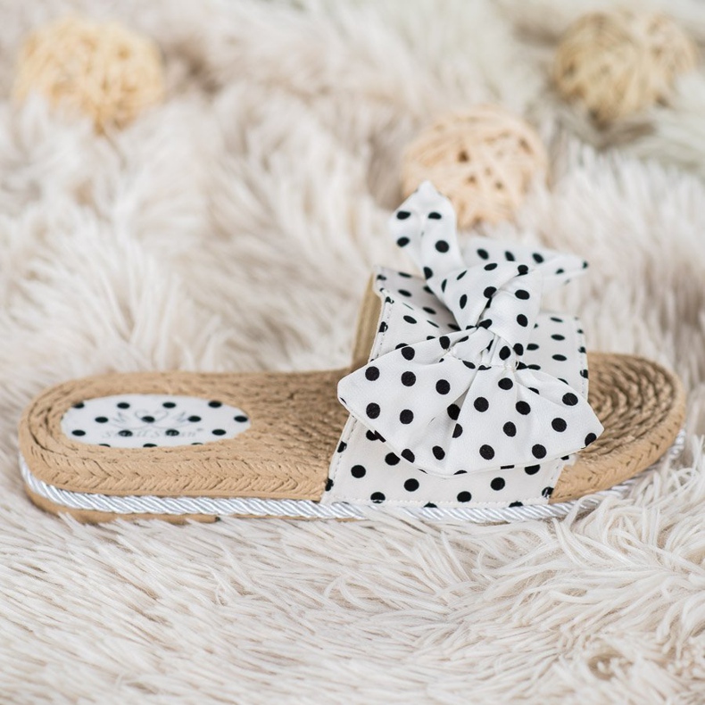 Small Swan Divatos papucs íjjal fehér 2