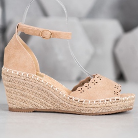 Evento Szandál áttört mintával barna 1