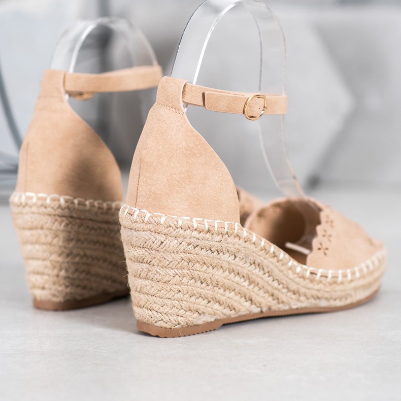 Evento Szandál áttört mintával barna 2