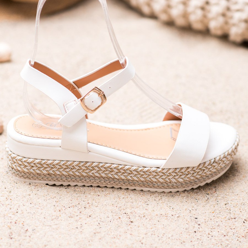 Weide Fehér szandál dekoratív platformmal 1