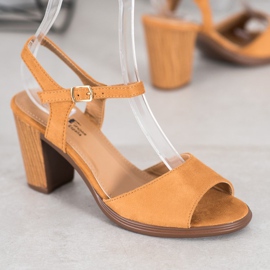 SHELOVET Camel Suede szandál barna 1