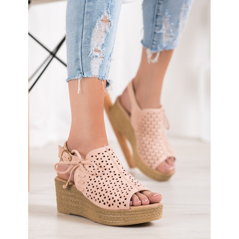 Small Swan Kényelmes áttört szandál rózsaszín 1 Small Swan Kényelmes áttört szandál rózsaszín 1