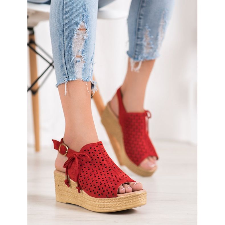 Small Swan Kényelmes áttört szandál piros 1