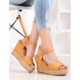 Clowse Sárga szandál egy magas sarkú 1