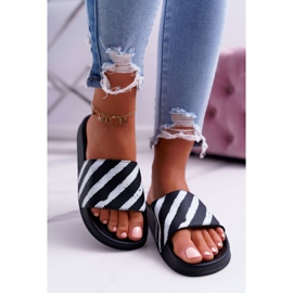 Aynna női fekete papucs 2