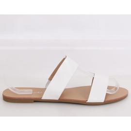 Egyszerű fehér papucs S060074 Fehér 2