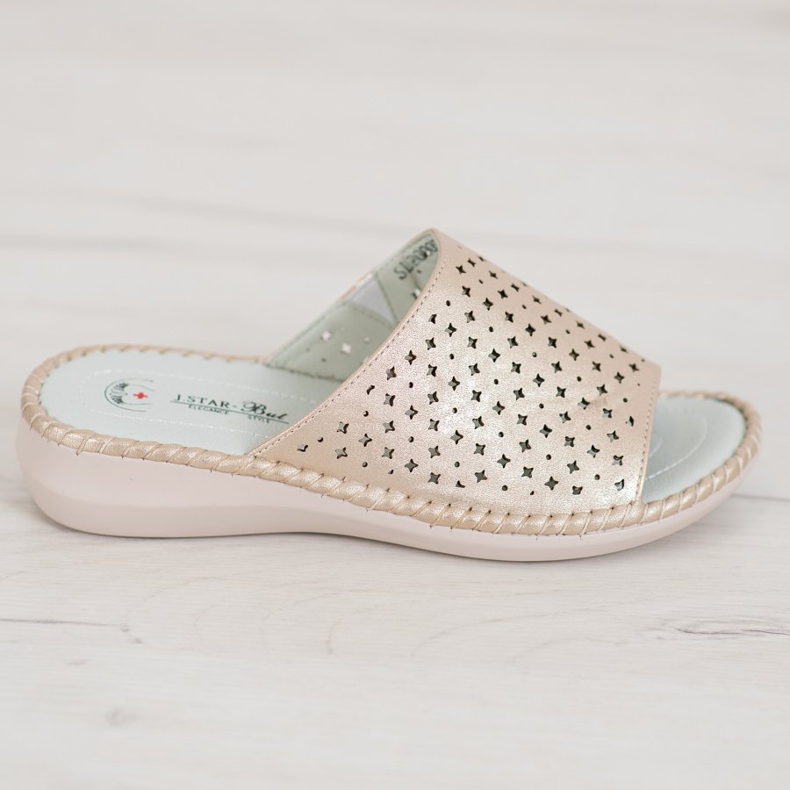 J. Star Könnyű, kényelmes papucs aranysárga 2