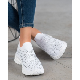 Renda Fehér cipők kristályokkal 1