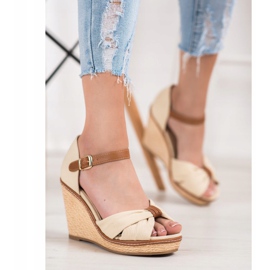 SHELOVET Magas sarkú szandál barna 1