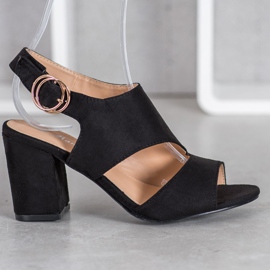 Mannika Fekete magas sarkú szandál 2