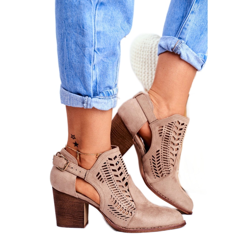 Bellucci Női csizma kivágott tavaszi bézs Velluci-val 2