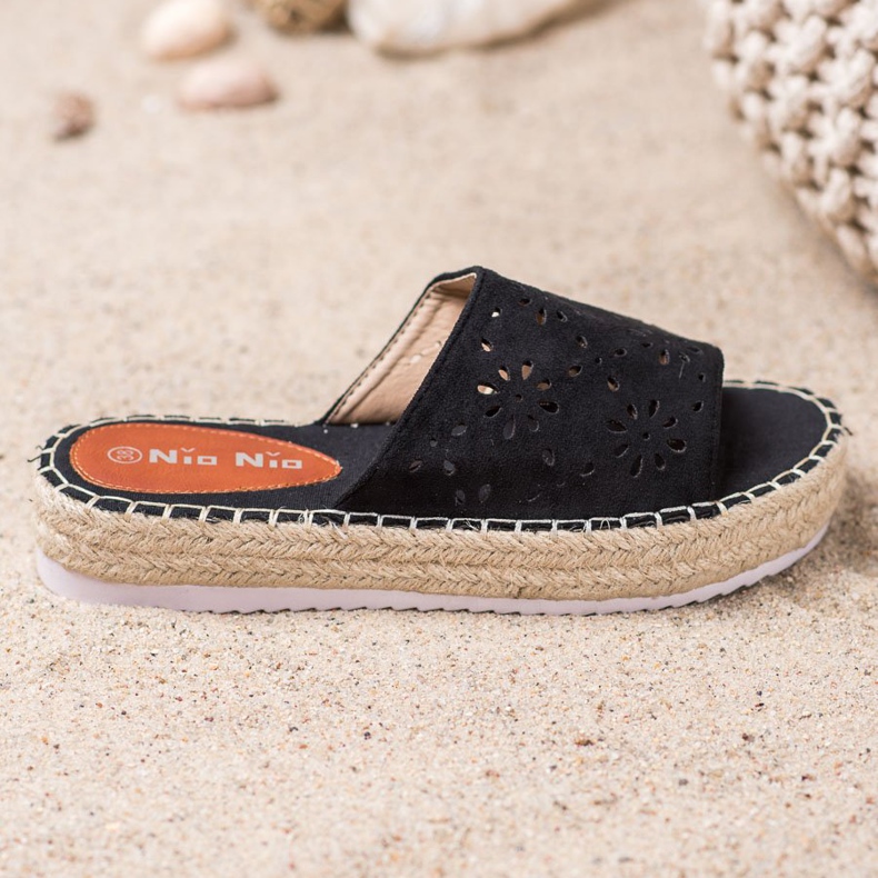 Nio Nio Papucs egy szalma platformon fekete 1