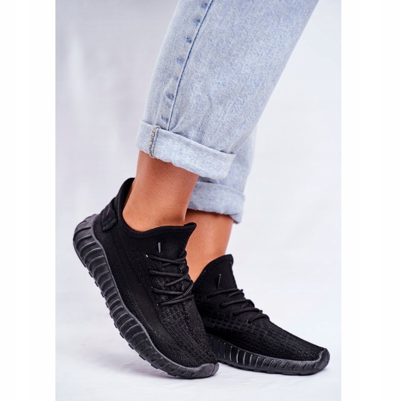 Női sportcipő, világos, szellős fekete Lumiere 1