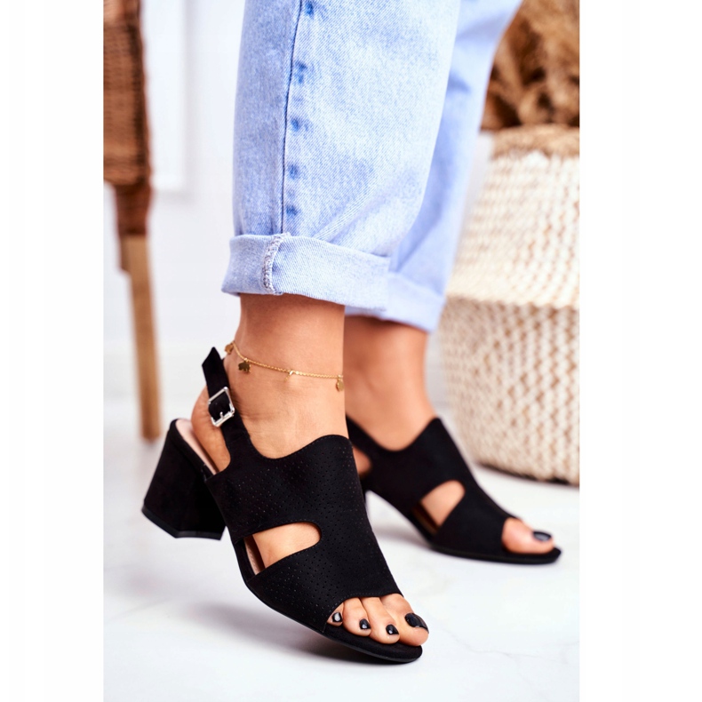 BUGO Női szandál a sarkán Áttört fekete Valery 2