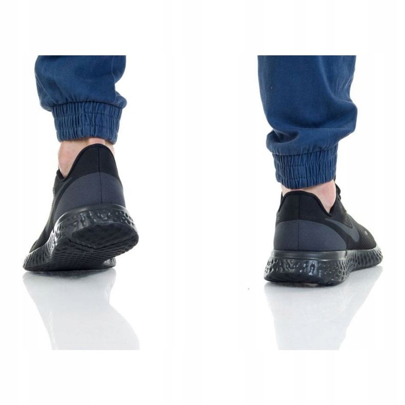 Nike Revolution 5 4EU M BQ6714-004 cipő fekete 2