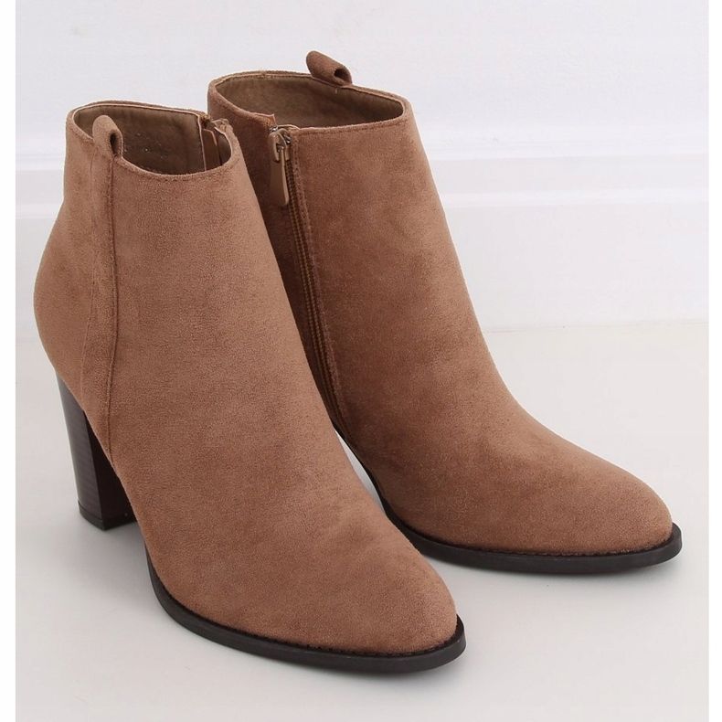 Klasszikus bézs magassarkú UK09P Bézs barna 1