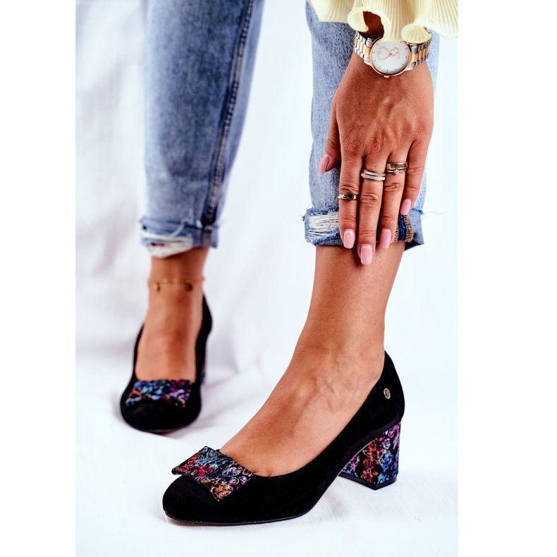 Női szivattyúk Maciejka Suede Black 3356A-62 / 00-1 fekete 2