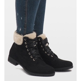 Fekete szigetelésű fűzős csizma C-7100 2