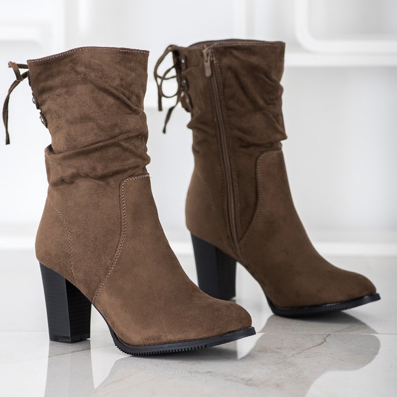 J. Star Magasbarna csizma 1