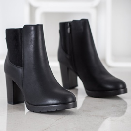 J. Star Stílusos magas sarkú csizma fekete 1