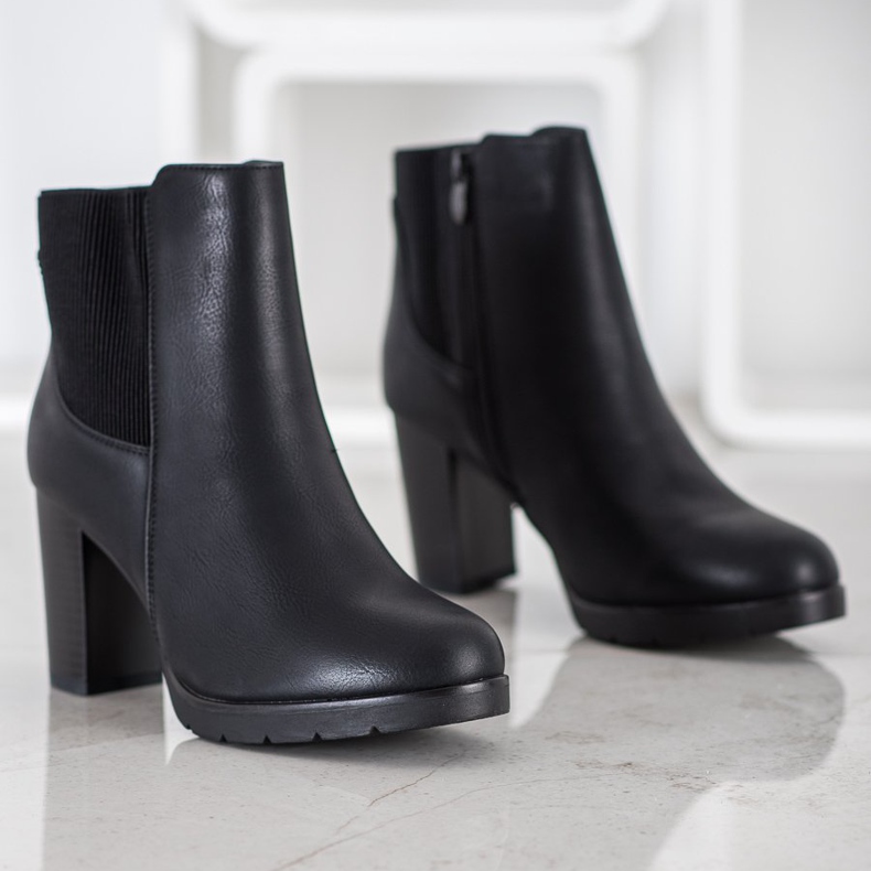 J. Star Stílusos magas sarkú csizma fekete 1