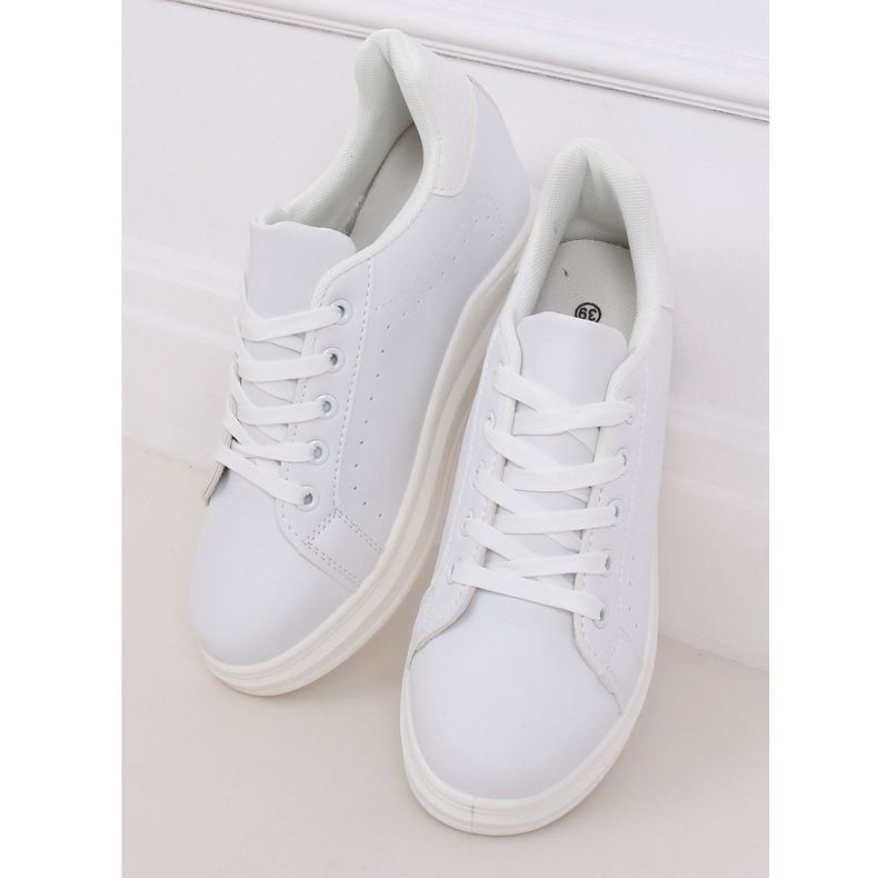 Fehér MY-0367 Fehér cipők rejtett éksarkon 1