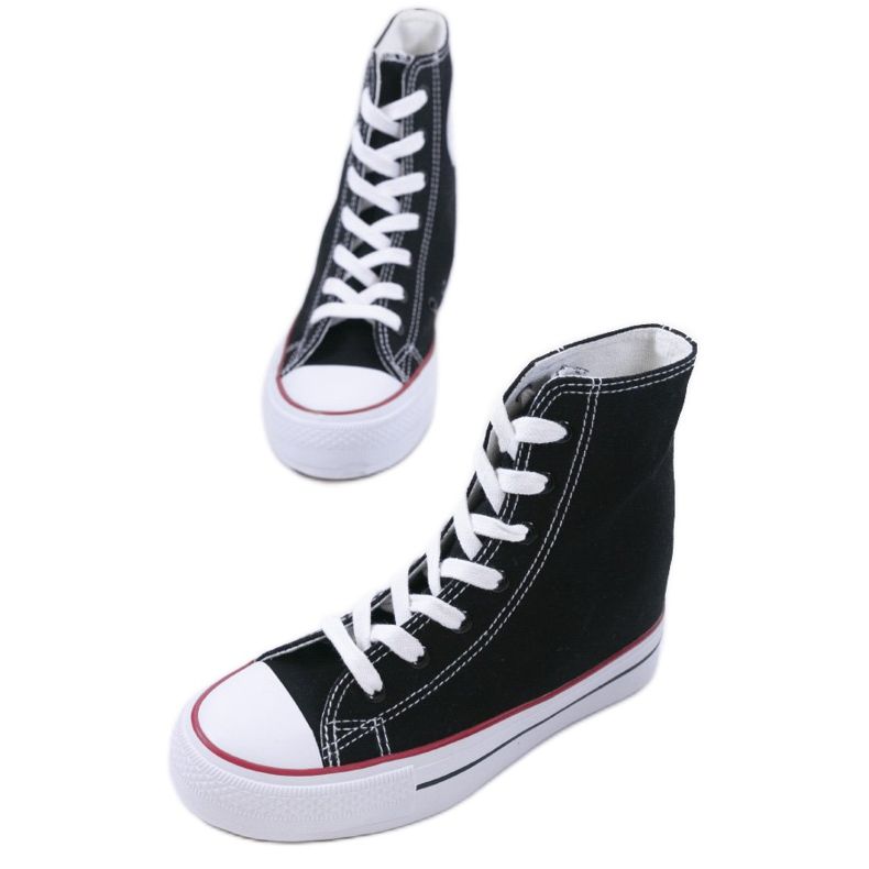 Fekete cipők fűzött ékkel B706-1 1