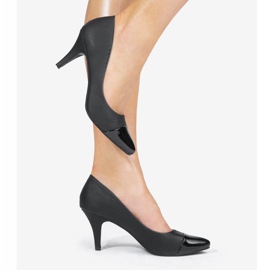 Fekete szivattyúk az YS-437 sarkán 1