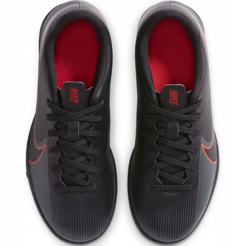 Nike Mercurial Vapor 13 Club Tf Jr AT8177 060 futballcipő sokszínű fekete 1