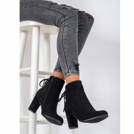 Kötött csizma a VINCEZA poszton fekete 1