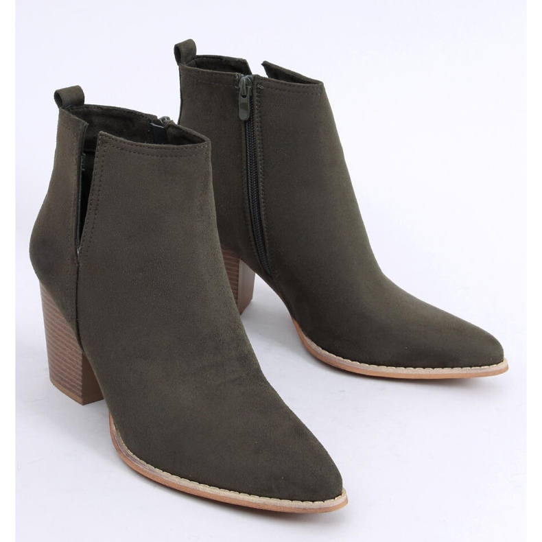 Magas sarkú csizma mandulazöld lábujjakkal M397 Green 1 Magas sarkú csizma mandulazöld lábujjakkal M397 Green 1