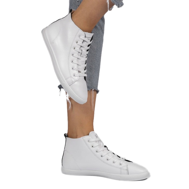 Fehér klasszikus női cipők 9858 1