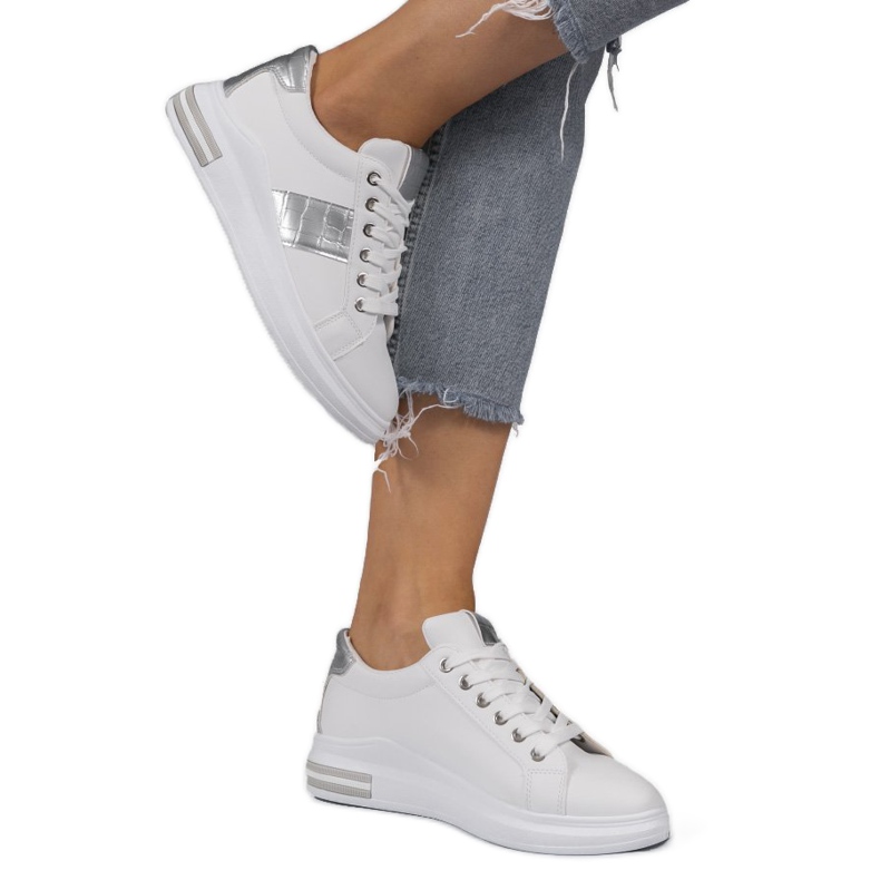 Divatos fehér cipők ökobőrből C912 ezüst szürke 1