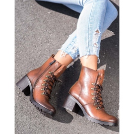 Munkavállalók a VINCEZA poszton barna 1