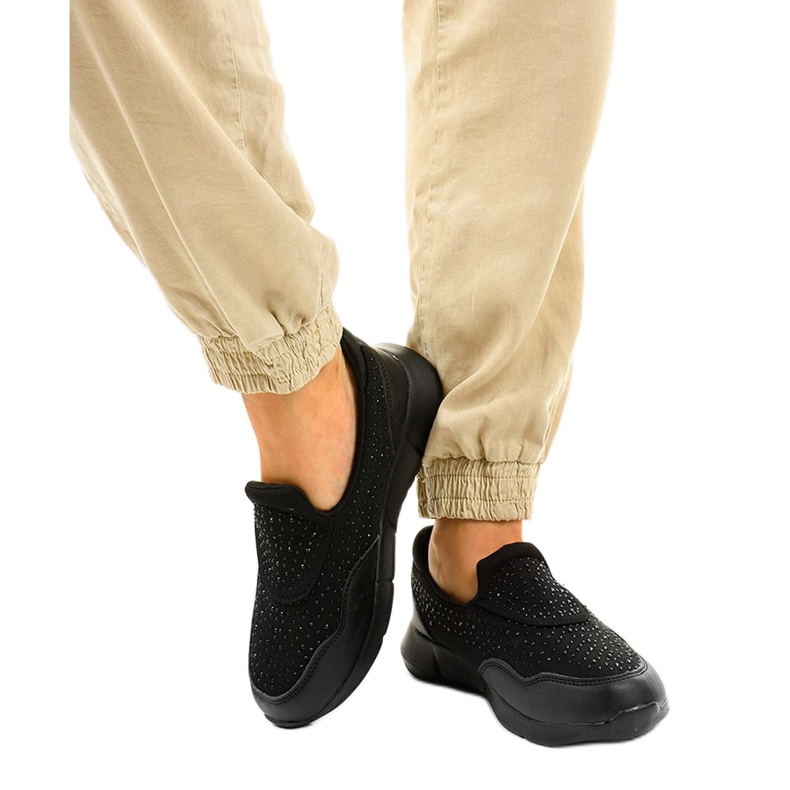 Fekete B84 csúszós sportcipő 1