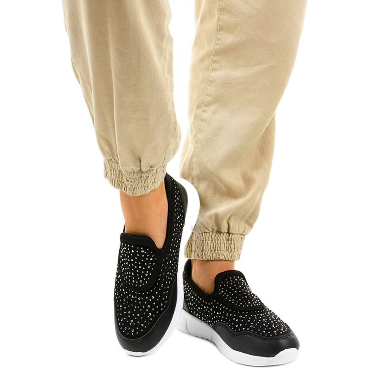 Fekete-fehér csúszós sportcipő B84-1 1