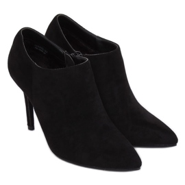 Fekete velúr cipő tűsarkú TX-1850 fekete 1