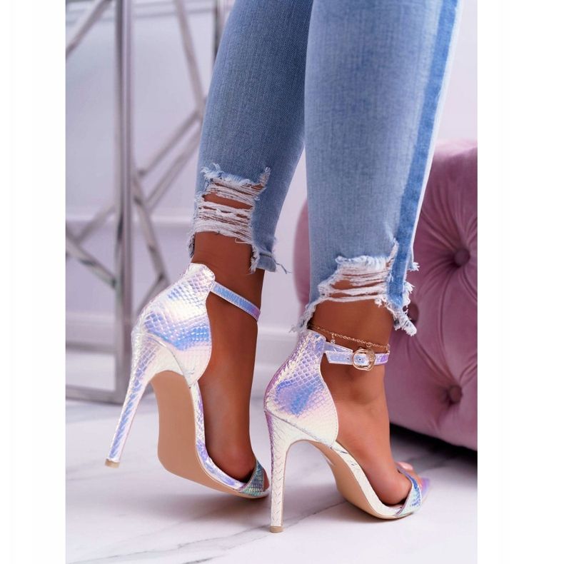 Női szandál egy magas sarkú Lu Boo Opalescent Debbi fehér rózsaszín ezüst 2