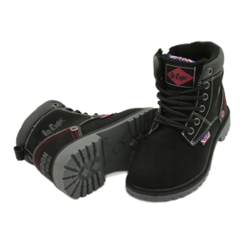 A gyermekek csapdái egy fekete Lee Cooper cipzárral kötöttek 3