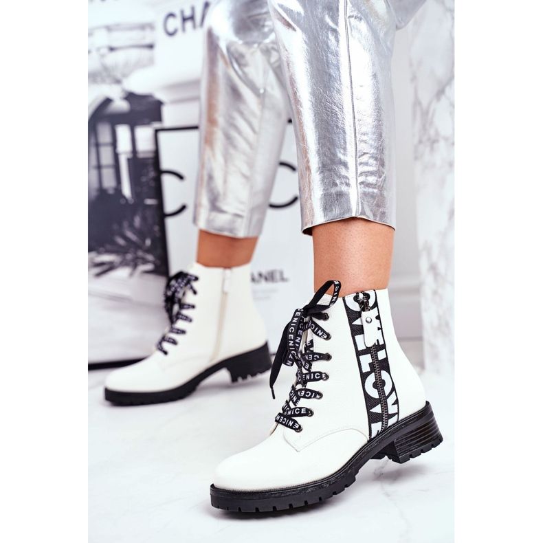 Vinceza Női Csizma Fehér Verso fekete 1