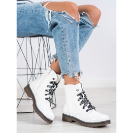 VINCEZA lakkozott munkások fehér 1