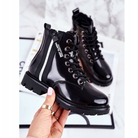 Vinceza Meleg gyermekcsizma cipzárral lakkozott fekete sólyommal 1