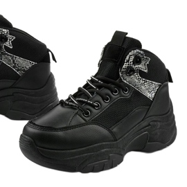 Fekete cipők a Cirisesis -től 1