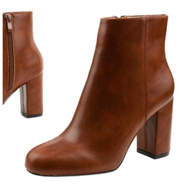 Barna csizma Gawler ökobőrből készült oszlopon 1