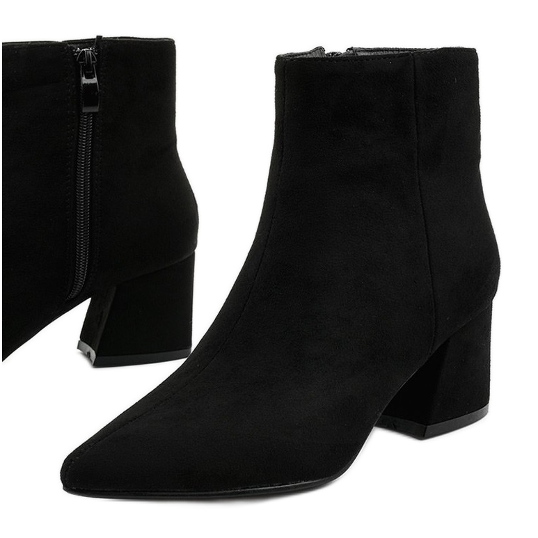 Fekete csizma a Coradise öko-velúrból készült oszlopon 1