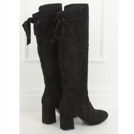 Fekete magas sarkú csizma J19-65 Fekete 1