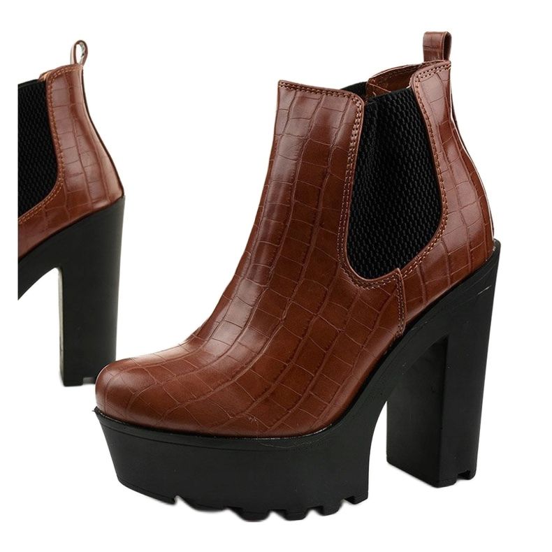 Tevecsizma a Zellola oszlopon barna 1 Tevecsizma a Zellola oszlopon barna 1