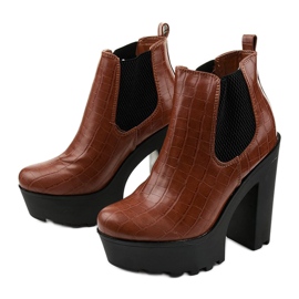 Tevecsizma a Zellola oszlopon barna 2 Tevecsizma a Zellola oszlopon barna 2