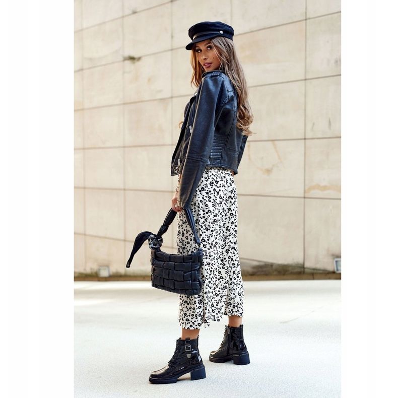 S.Barski A lakkozott fekete csizma fekete megbolondít 1