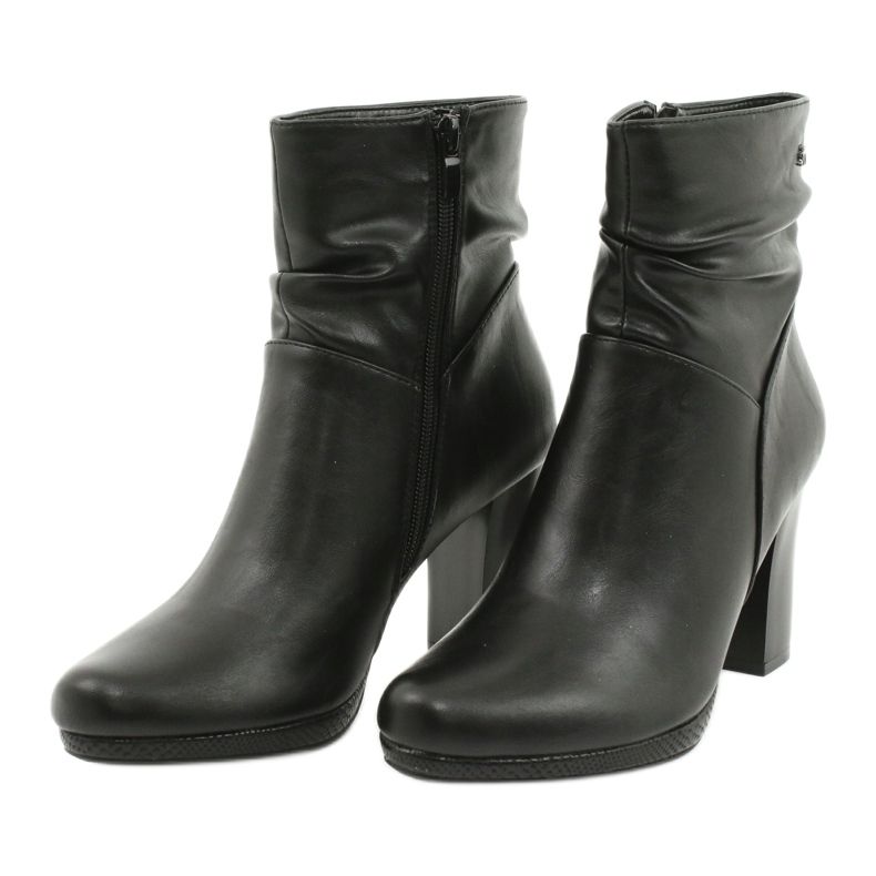 M.Daszyński Fekete csizma a poszton Daszyński AF125-7 2